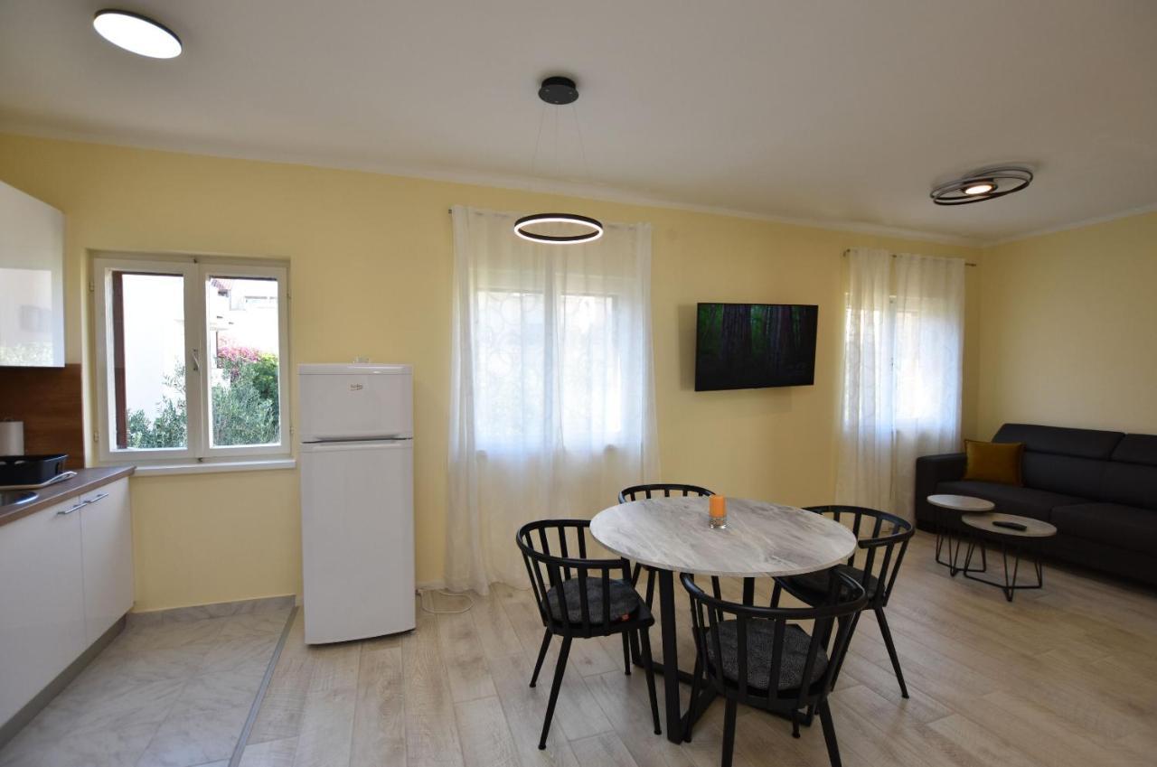 Apartment Ruzica Primošten Buitenkant foto