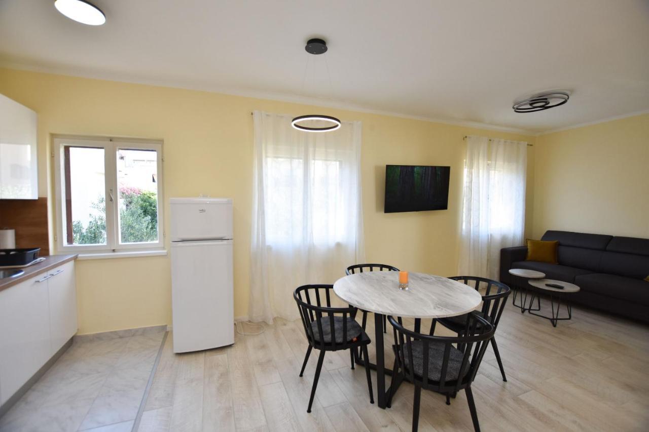 Apartment Ruzica Primošten Buitenkant foto